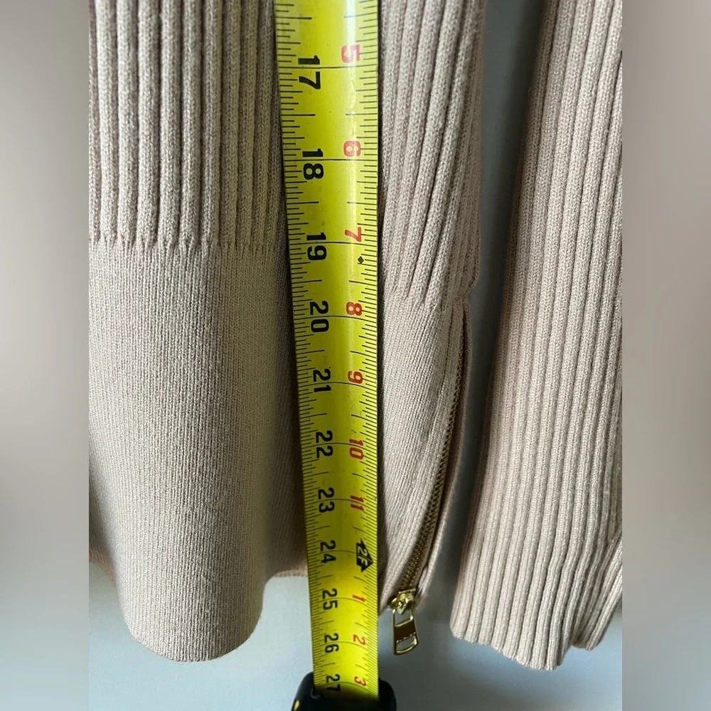 Varley, XS (measures bigger), designer beige ribbed mock neck side zip knit top - Picture 7 of 9